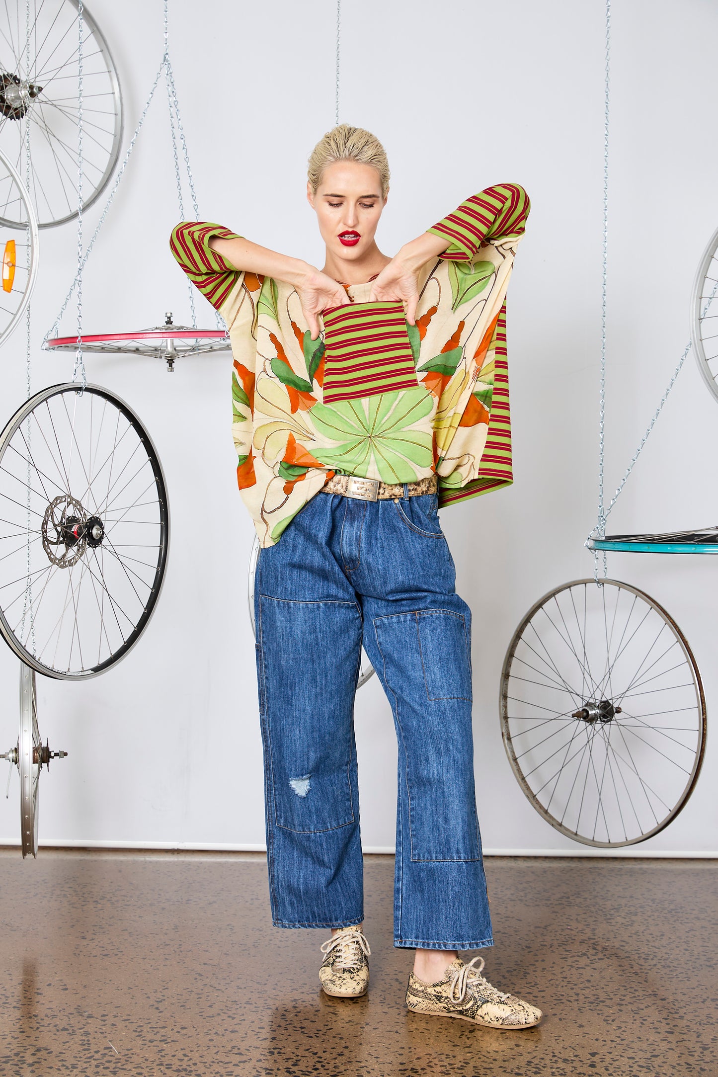 M.A DAINTY DATELINE TOP