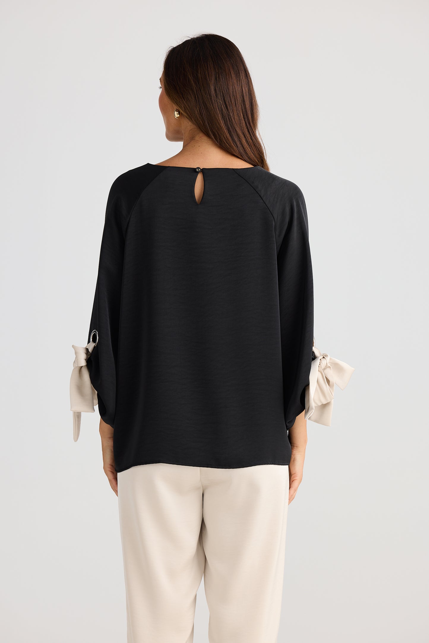 OUI OUI TOP BRAVE & TRUE