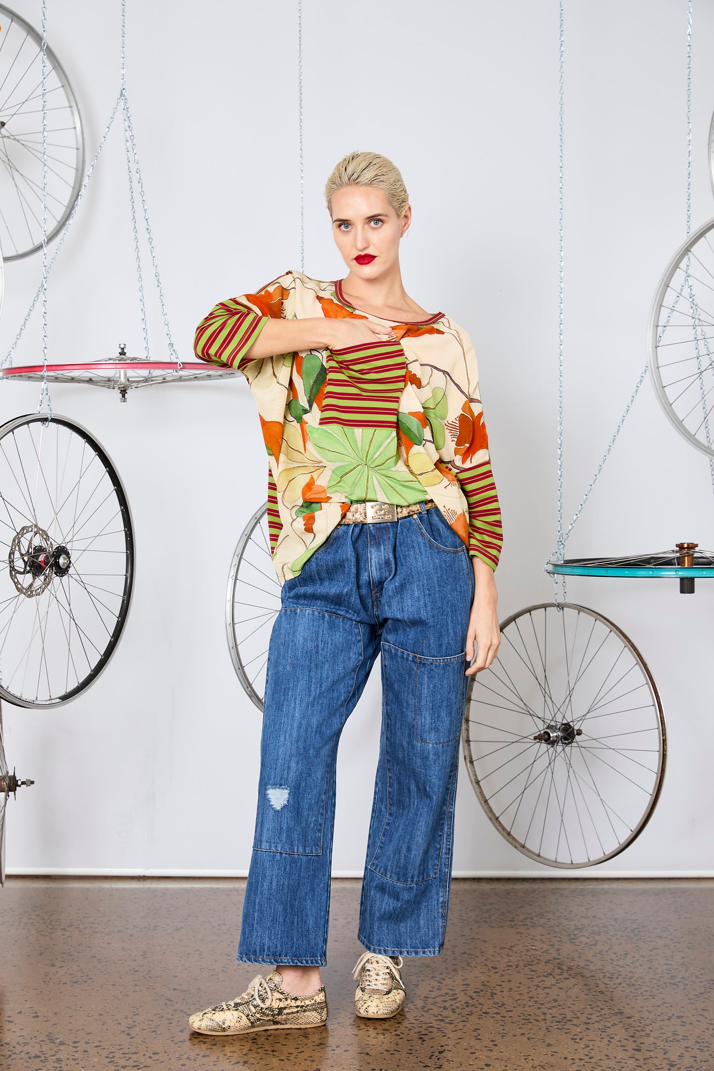 M.A DAINTY DATELINE TOP