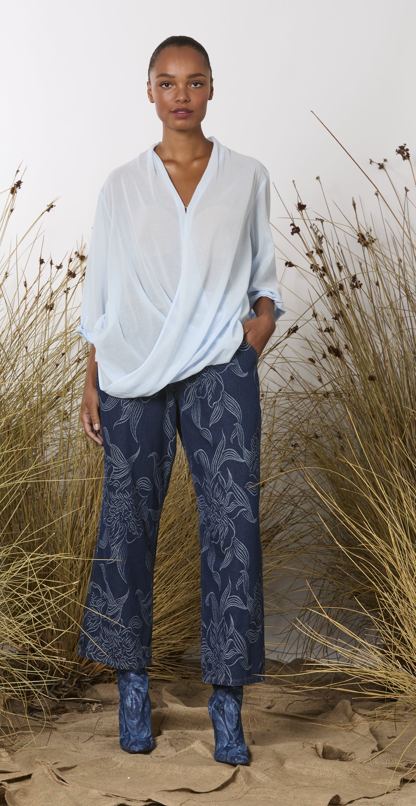 DISCONNECTED ORCHID JEAN MAUD DAINTY