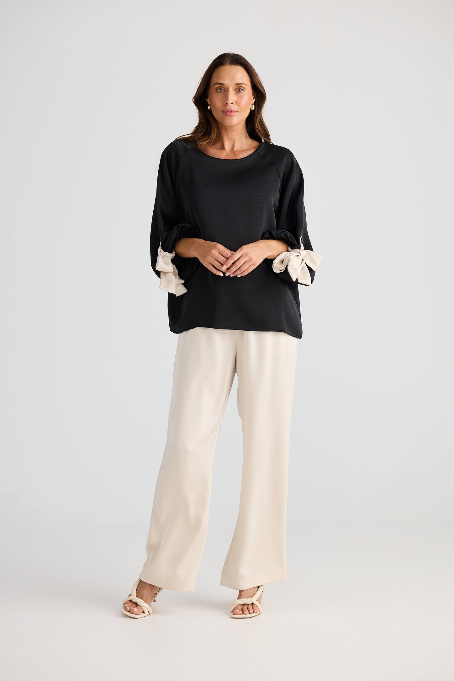 OUI OUI TOP BRAVE & TRUE