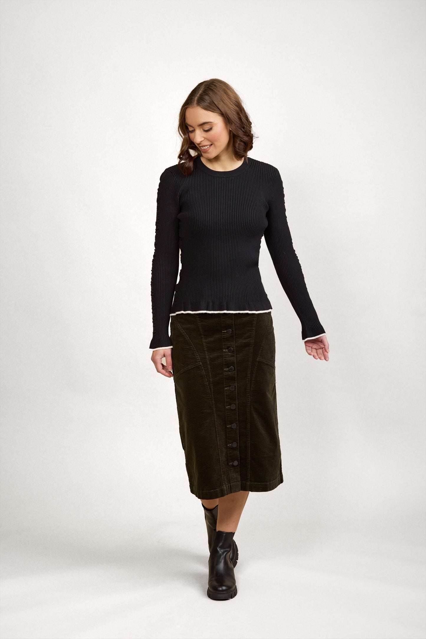Knewe 2031 Luxe Sweater – Chocolate/Black